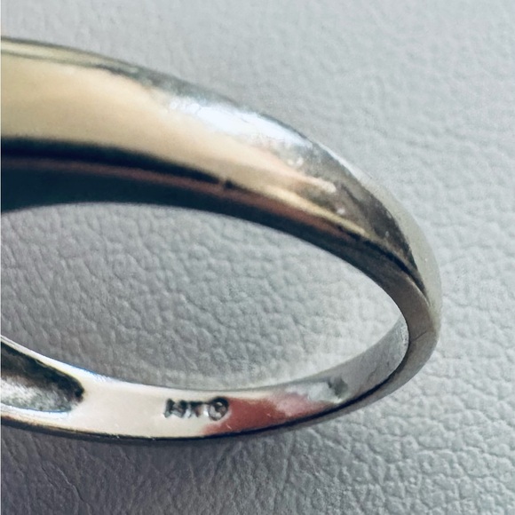 Vintage 14K White Gold Art Deco Diamond Square Raised Scrollwork Ring size 7 - Picture 8 of 8